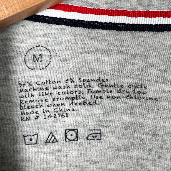 PSYCHO BUNNY Men's M Heathered Gray Silicon Logo V-Neck Cotton Blend T-Shirt - Picture 5 of 8